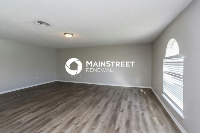 8097 Settlers Creek Cir - Photo 2 of 15