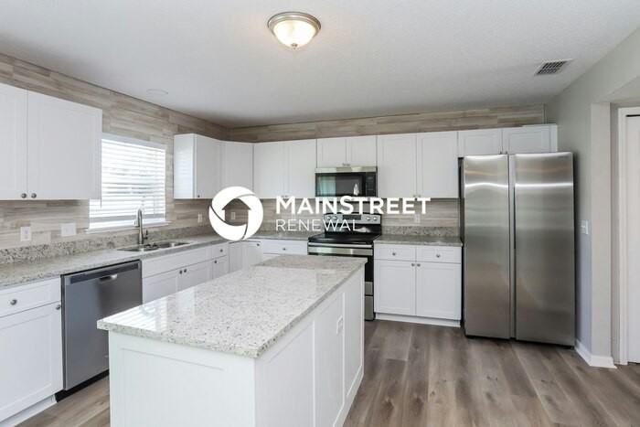 8097 Settlers Creek Cir - Photo 4 of 15