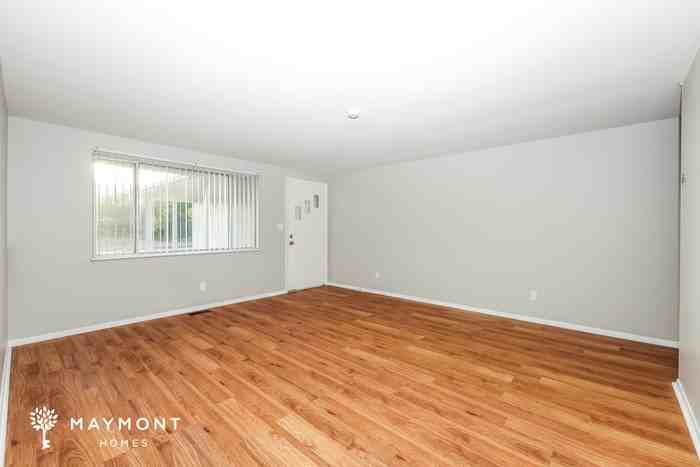 725 Albert St - Photo 7 of 15
