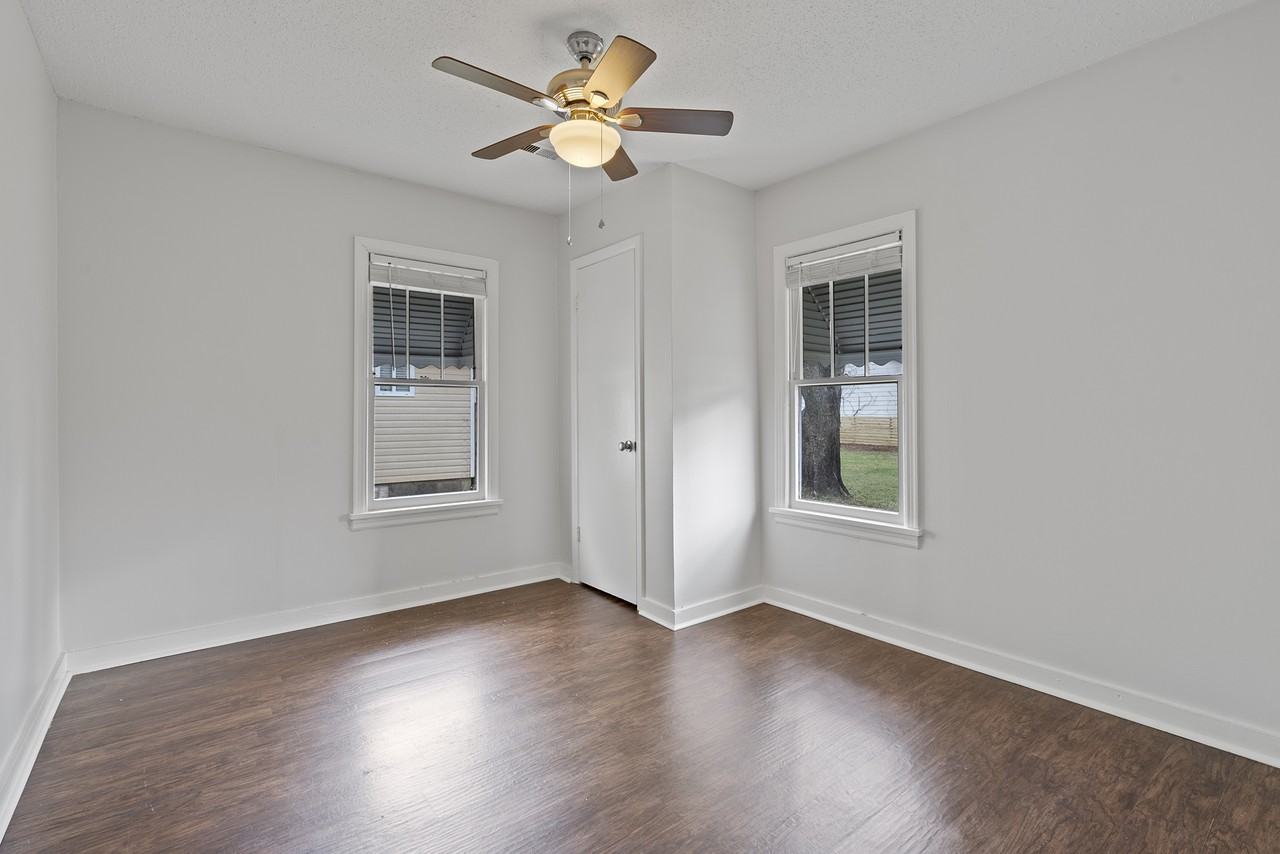 1306 Oshaughnessy Ave Ne #1 - Photo 5 of 21