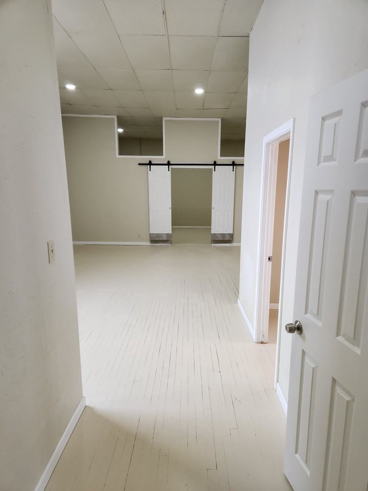 208 E MAINApt #1 - Photo 2 of 15