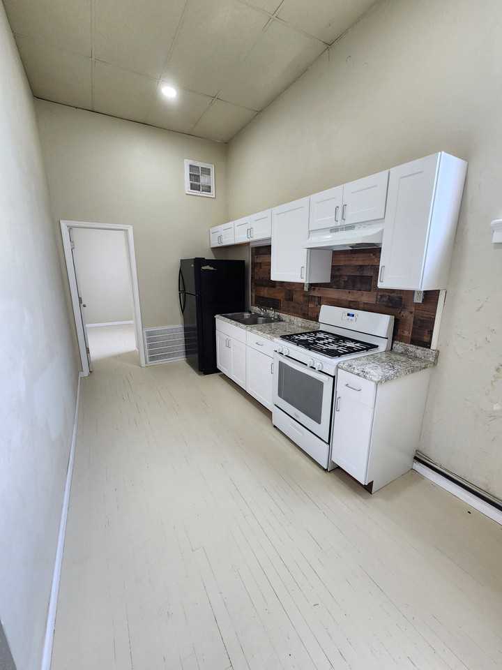 208 E MAINApt #1 - Photo 3 of 15