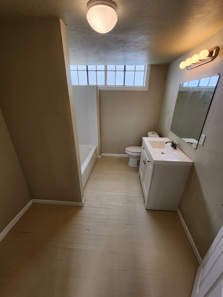 208 E MAINApt #1 - Photo 7 of 15