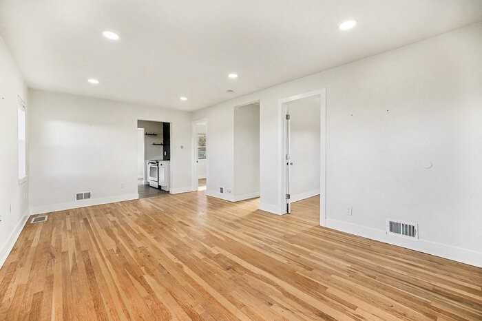 390 S Garrison St - Photo 2 of 14