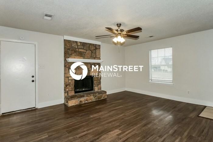 4696 Crestfield Rd - Photo 4 of 19