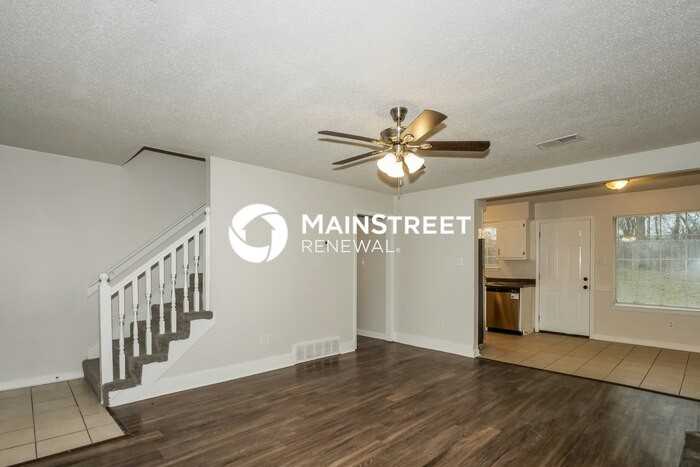 4696 Crestfield Rd - Photo 5 of 19