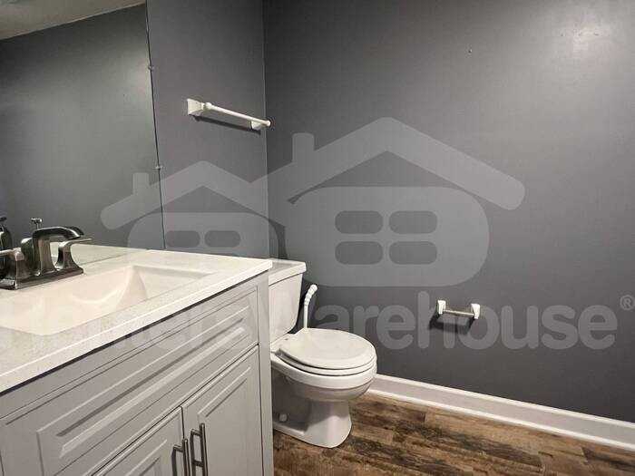 5441 Rowland Rd - Photo 6 of 10