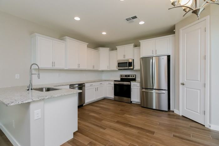 5553 S Dillon - Photo 5 of 15