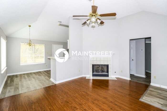 3761 Clarion Dr - Photo 4 of 16