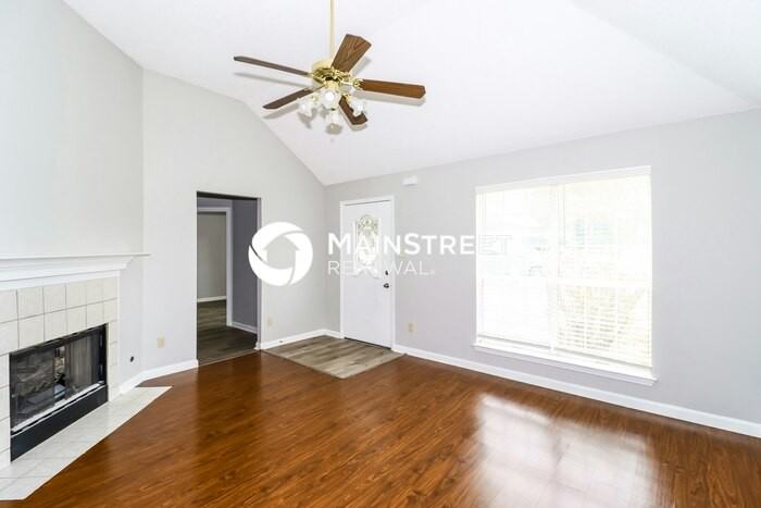 3761 Clarion Dr - Photo 5 of 16