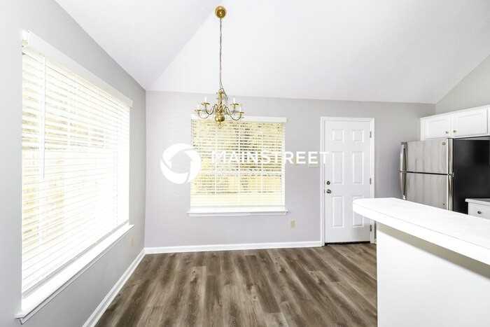 3761 Clarion Dr - Photo 6 of 16