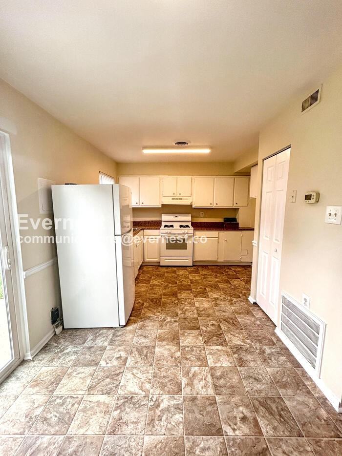 1403 Calander Ct - Photo 2 of 12