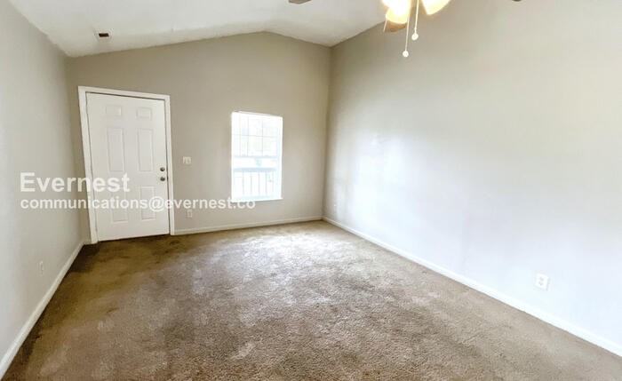 2614 N Orchard Knob Ave - Photo 4 of 15