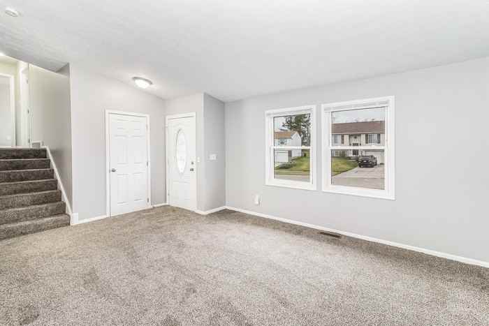 959 Smiley Ave - Photo 7 of 11