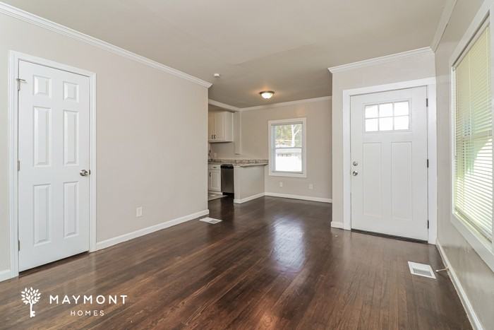 1381 Benteen Way Se - Photo 5 of 12