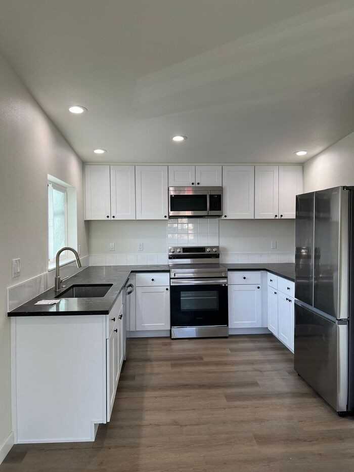 5831 Se Foster Rd - Photo 3 of 30