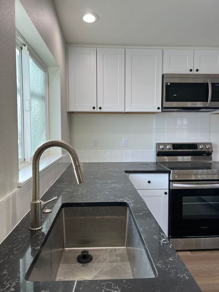 5831 Se Foster Rd - Photo 5 of 30