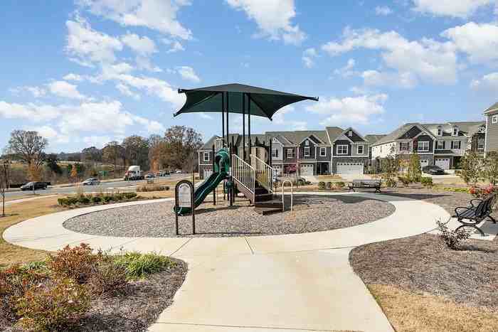 3233 Lilac Grove Dr - Photo 5 of 37