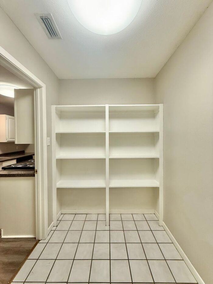 2605 Westminster Dr - Photo 7 of 22