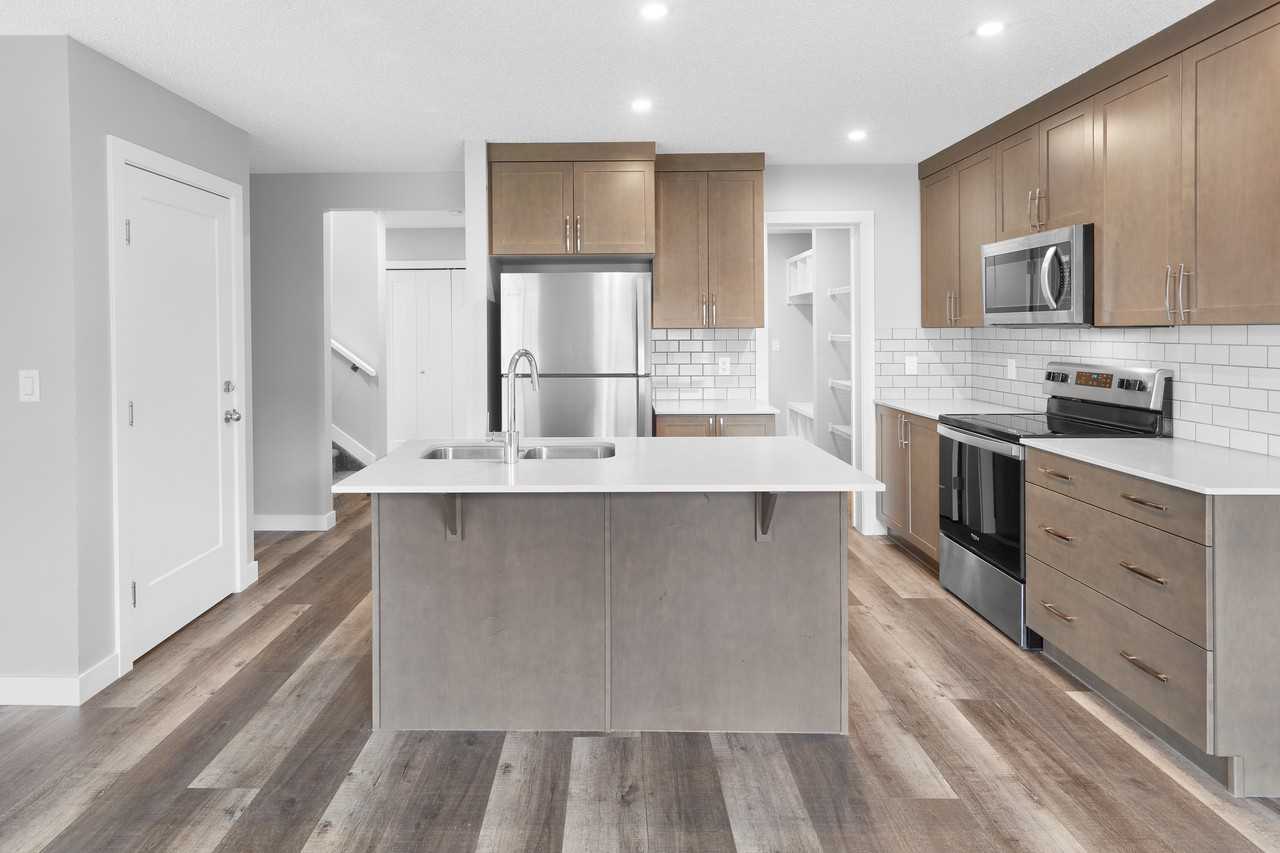 1376 Erker Cres Nw #MAIN - Photo 2 of 31