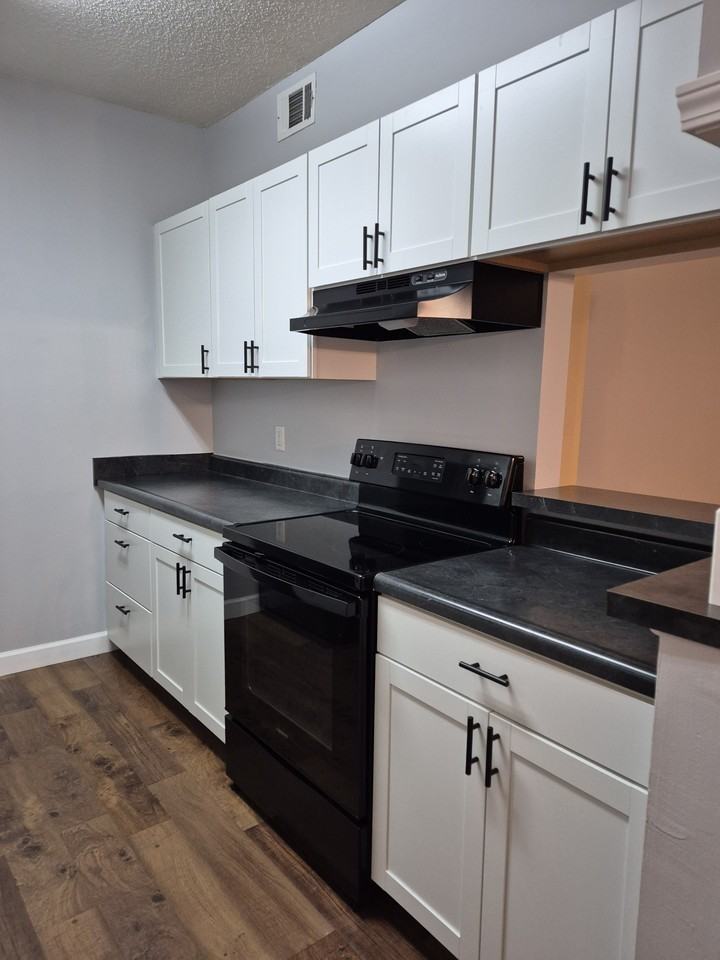 1921 Gornto Rd #19 - Photo 5 of 18