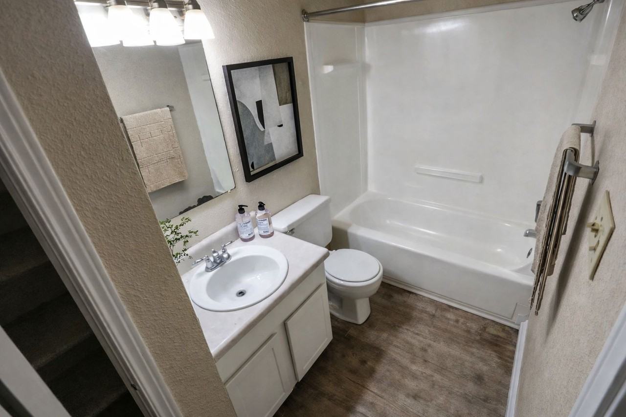 Huntington Park Dr #11 - Photo 7 of 7