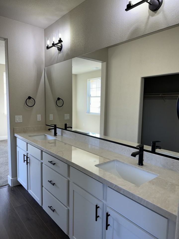 324 Cattail Cir #NA - Photo 7 of 10