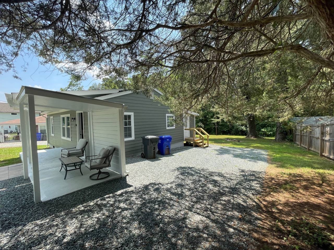 609 Lakeshore Dr #NA - Photo 2 of 6