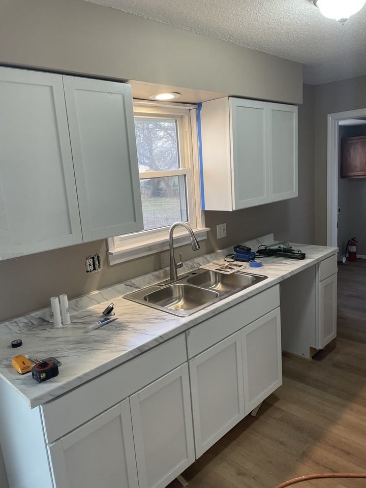 501 Se Claremont St #NA - Photo 2 of 9