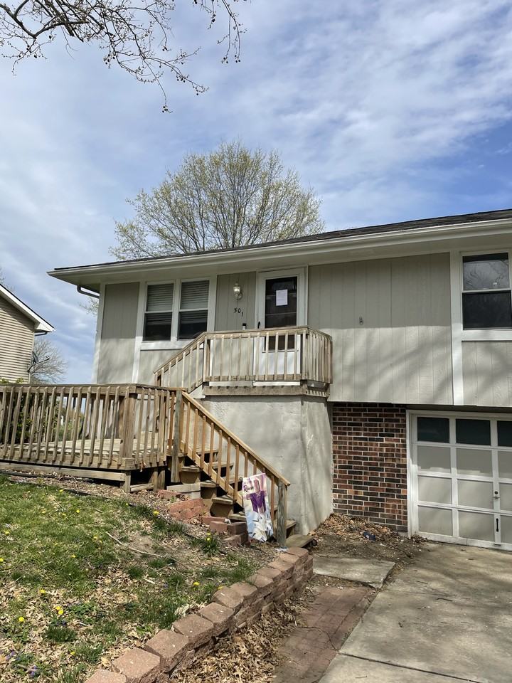 501 Se Claremont St #NA - Photo 7 of 9