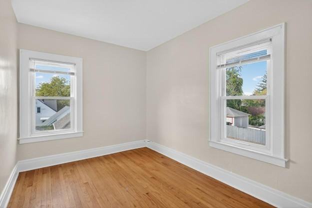 258 Hickok Ave - Photo 4 of 20