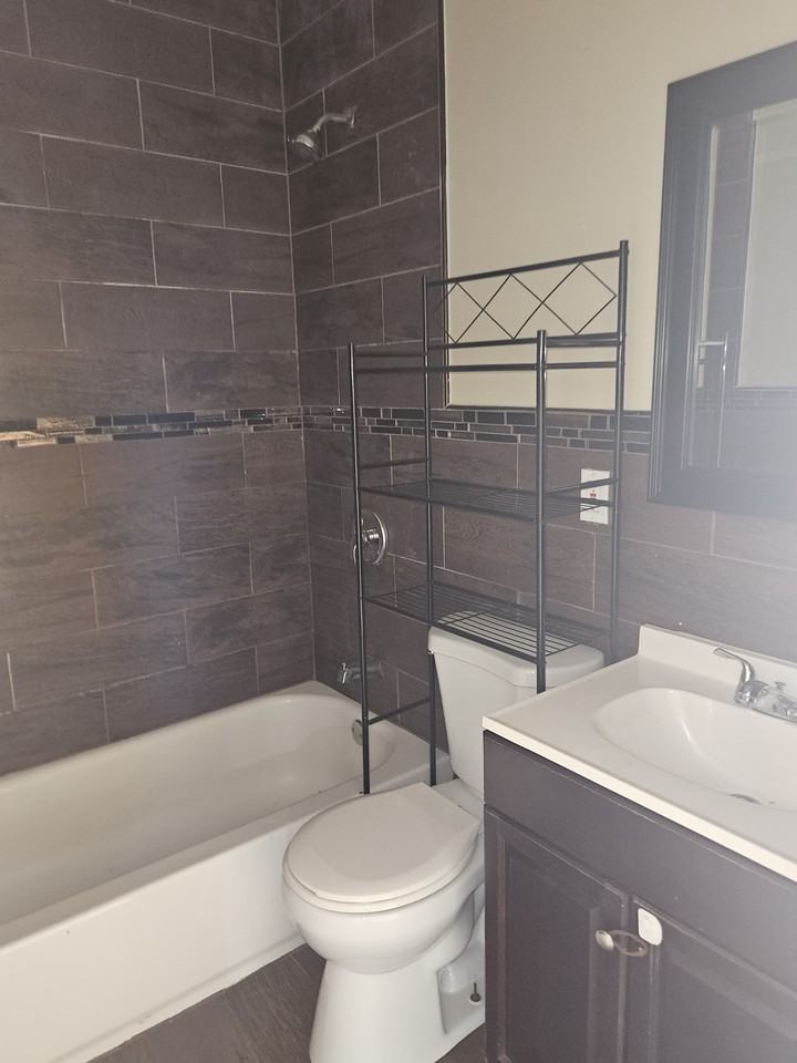 522 W Westmoreland St #2 - Photo 2 of 7