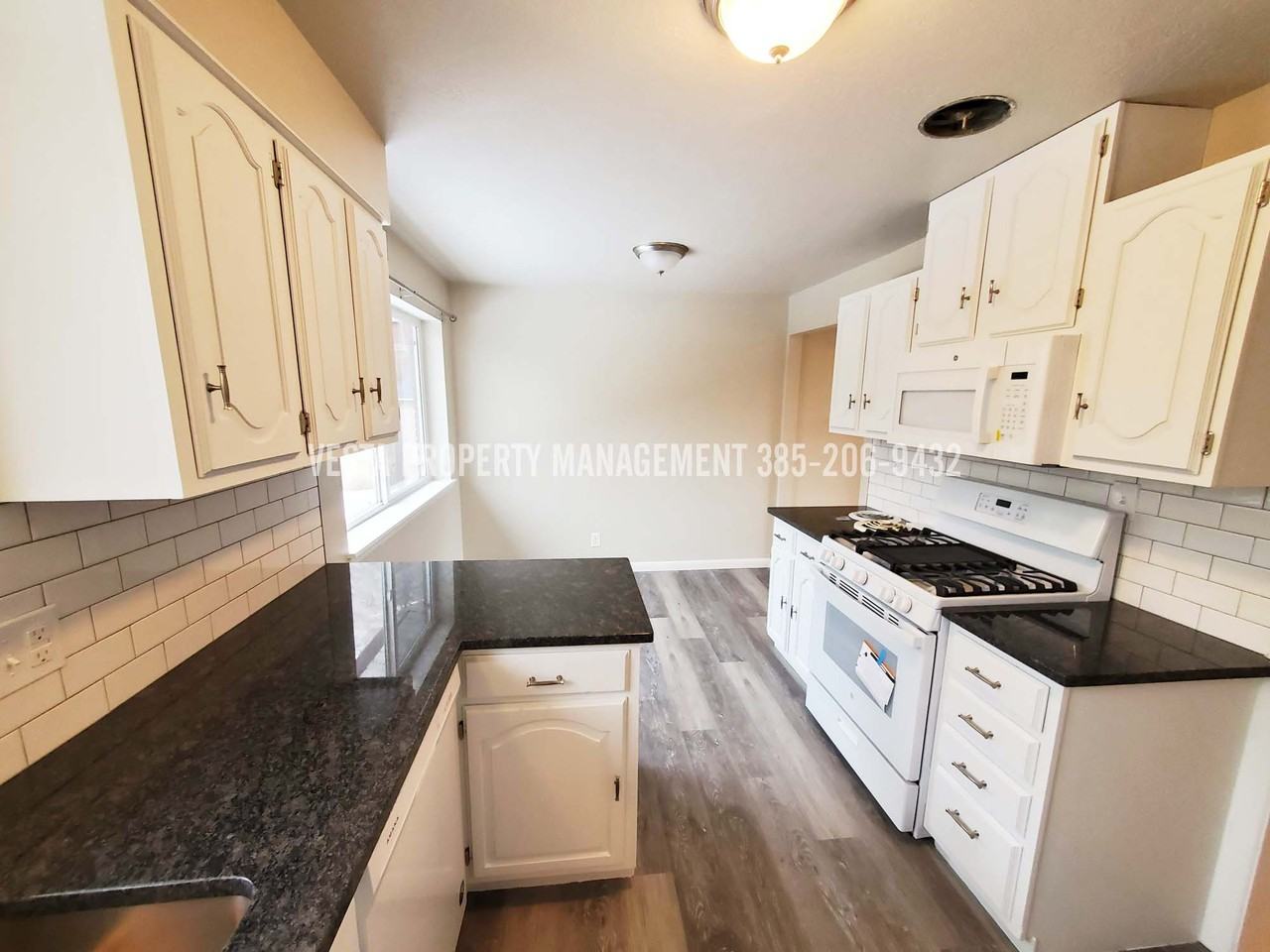 1380 3rd St #1 - Photo 3 of 10