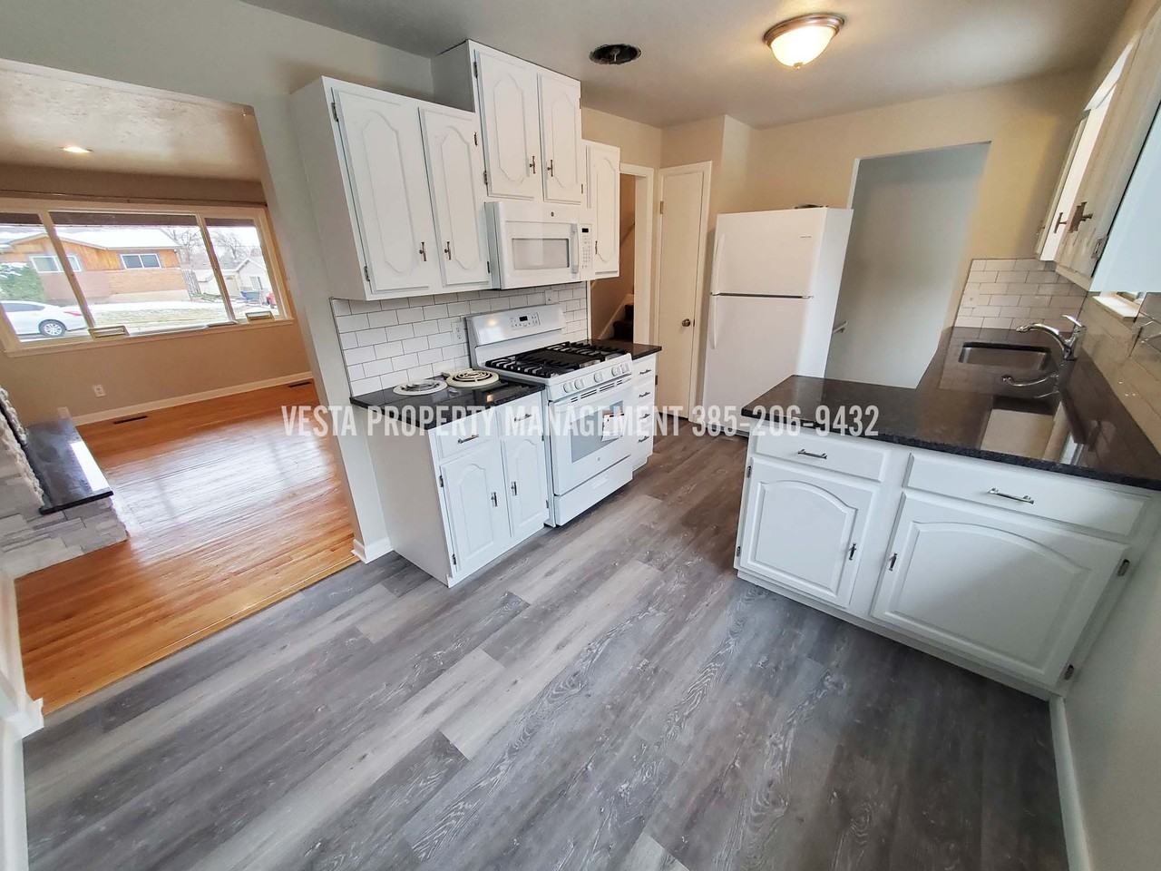 1380 3rd St #1 - Photo 4 of 10