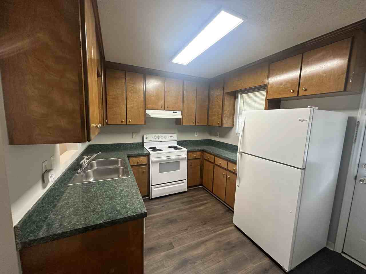 303 E North Railroad St #B - Photo 5 of 14