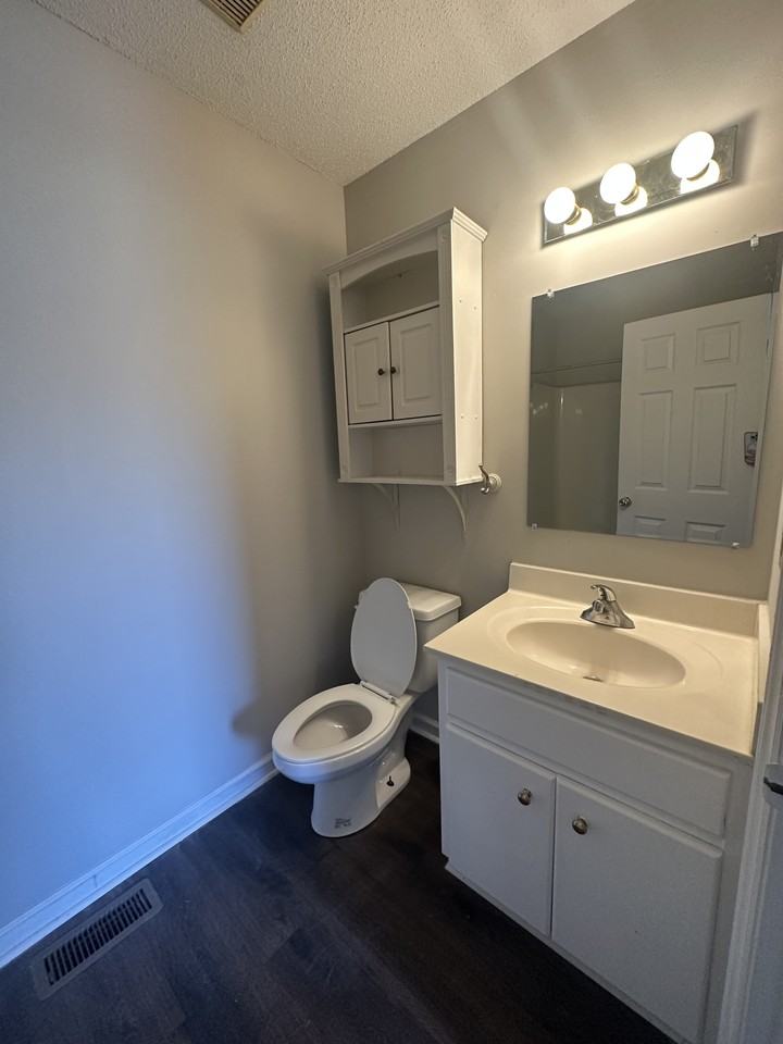 303 E North Railroad St #B - Photo 7 of 14