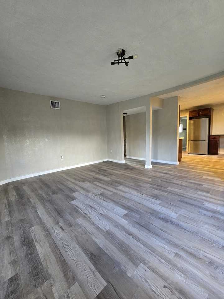 15820 Nw 39th Ct #NA - Photo 7 of 8