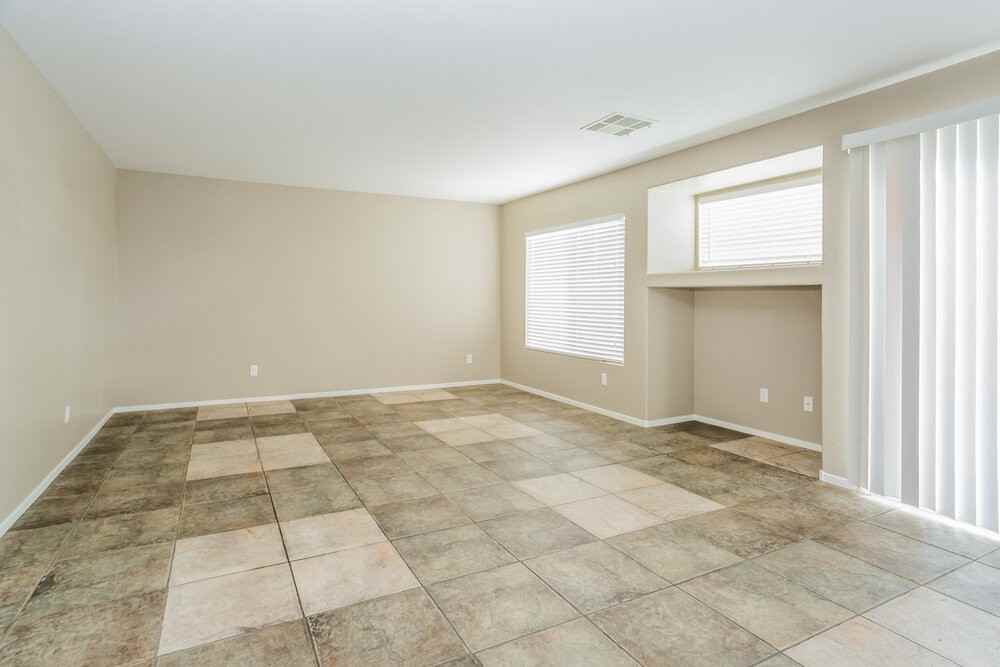 3636 Beacon Point St - Photo 3 of 15