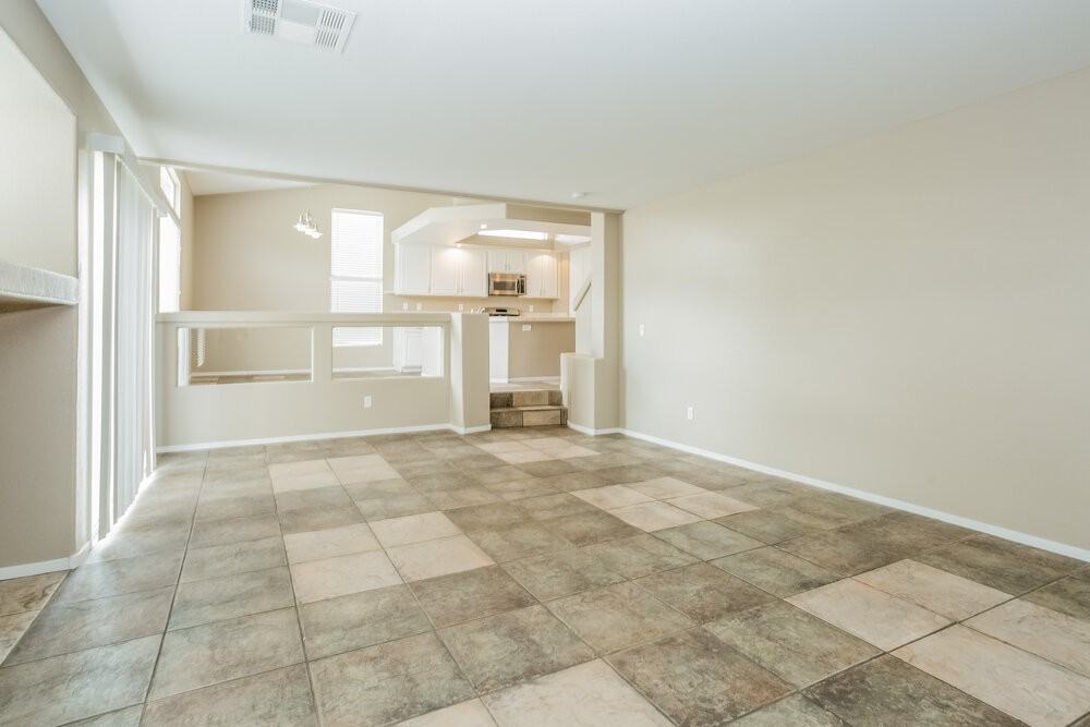 3636 Beacon Point St - Photo 4 of 15