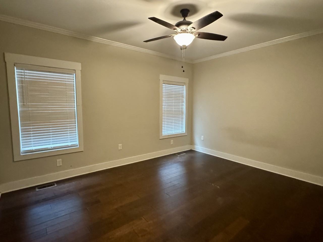 200 Banks St #1 - Photo 6 of 15