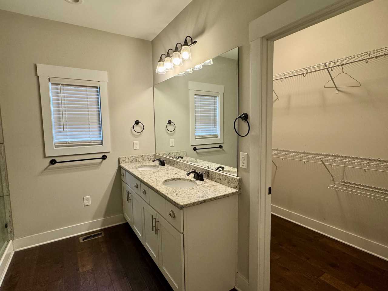 200 Banks St #1 - Photo 7 of 15