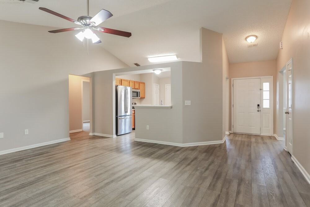 2081 Frogmore Dr - Photo 5 of 16