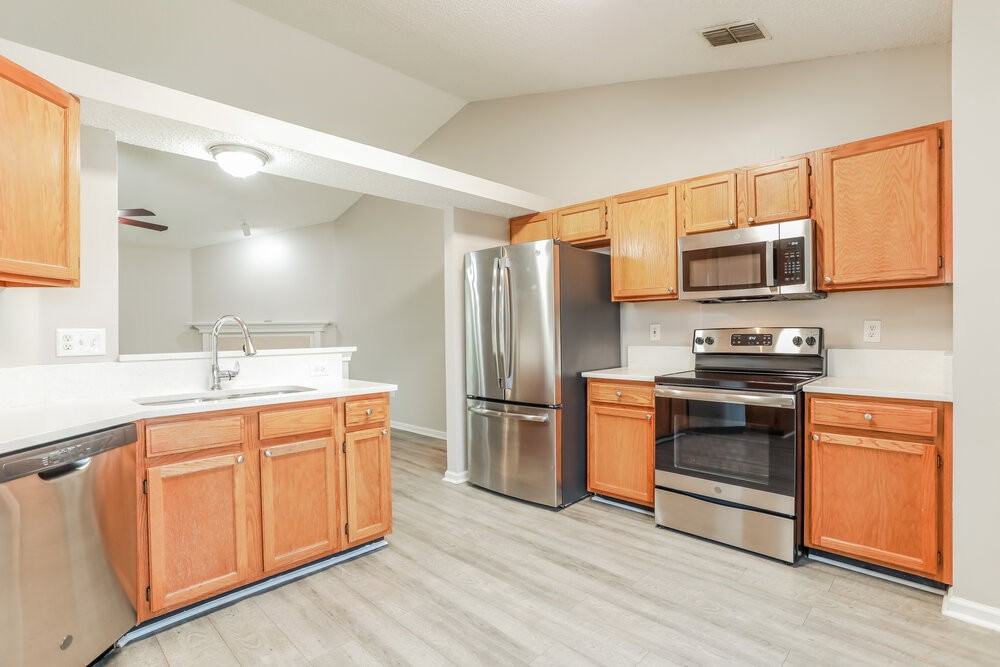 2081 Frogmore Dr - Photo 7 of 16