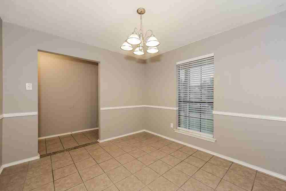 7320 Ridge Rd W - Photo 6 of 16