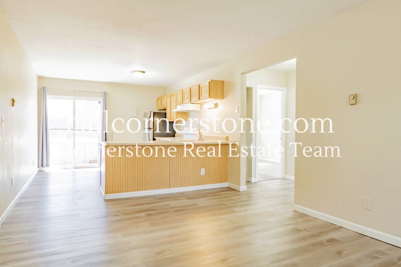 625 Yuma St #B - Photo 4 of 16