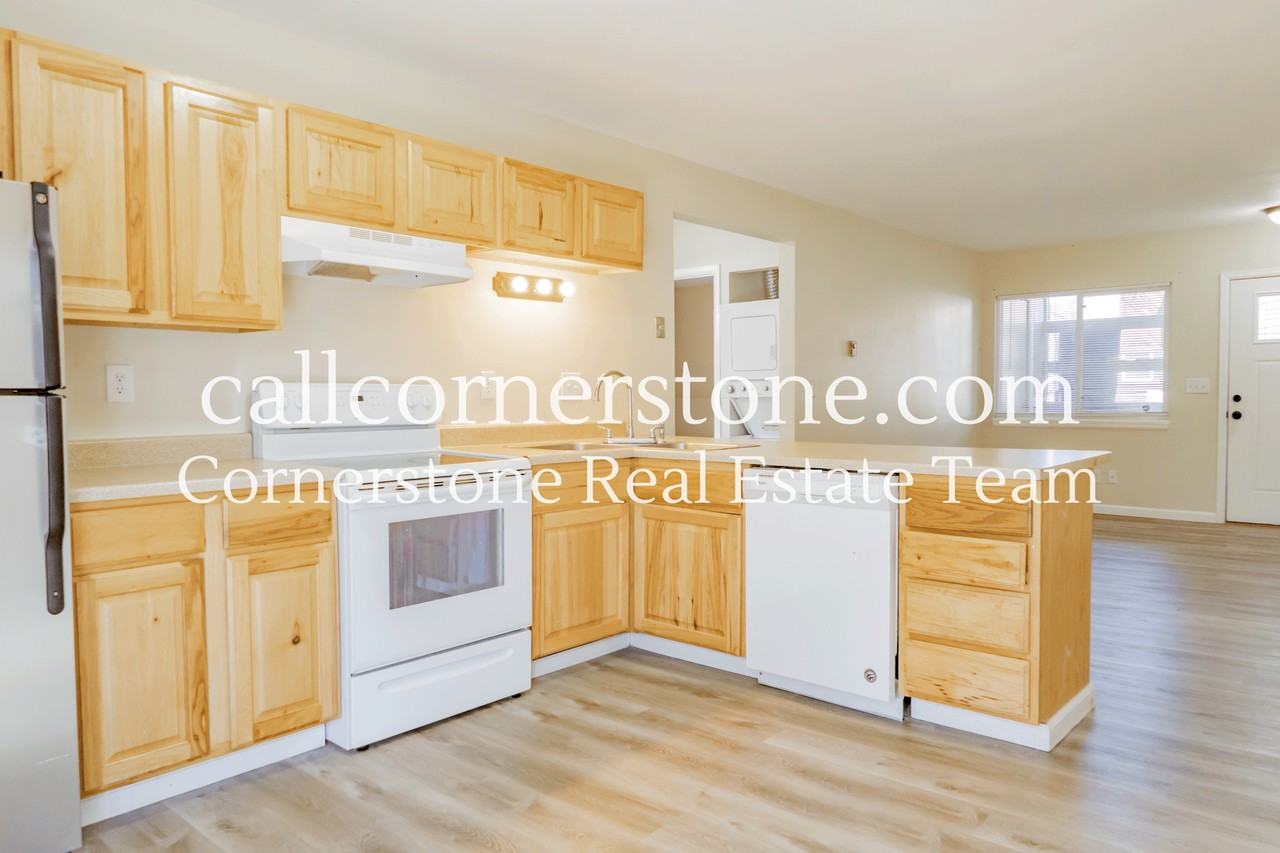 625 Yuma St #B - Photo 6 of 16