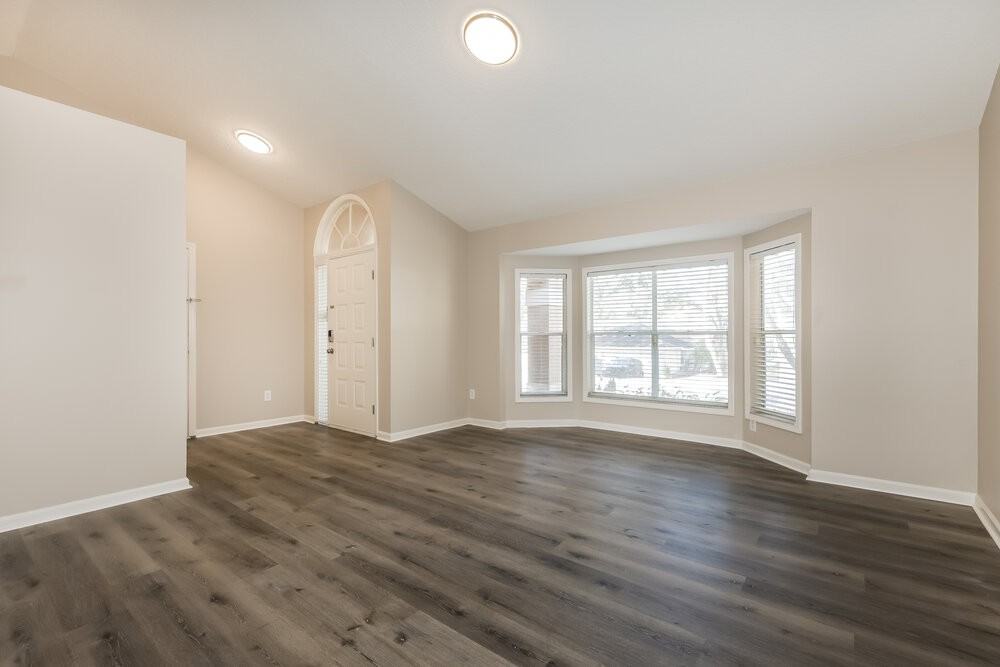 4551 Oak River Cir - Photo 4 of 16