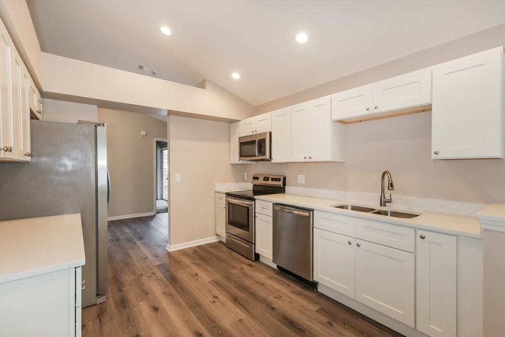 4551 Oak River Cir - Photo 7 of 16