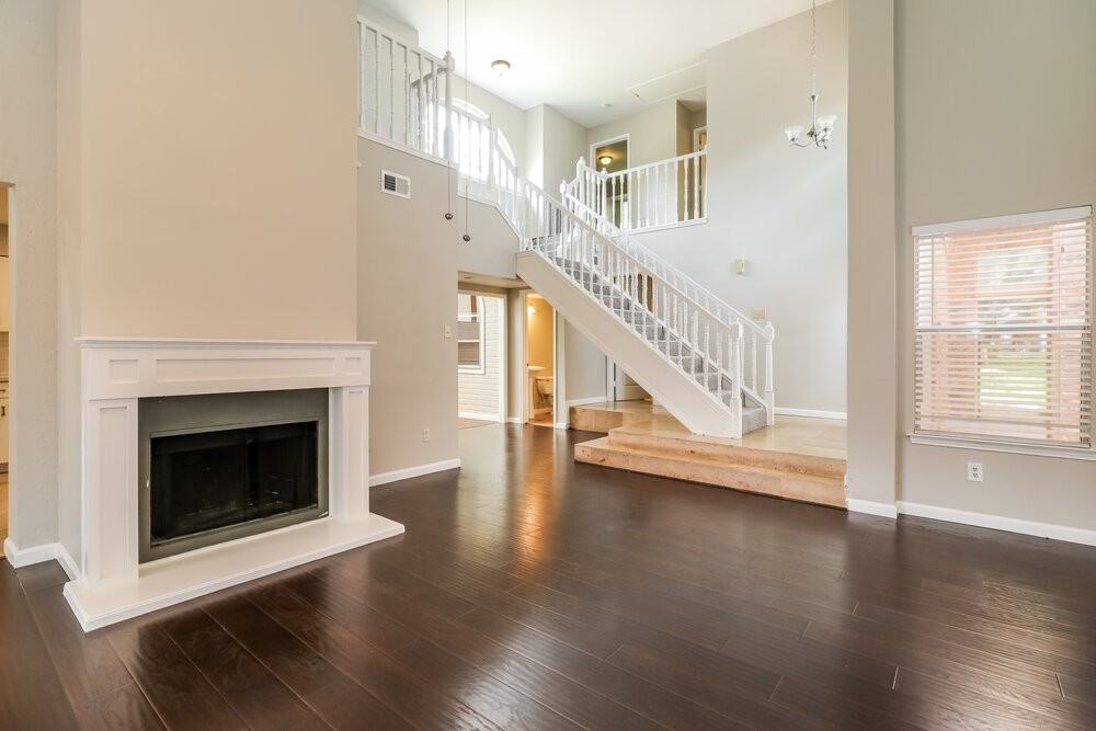 6637 Queensclub Dr - Photo 5 of 17