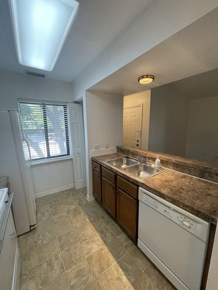 226 Riverbend Dr #1 - Photo 2 of 7